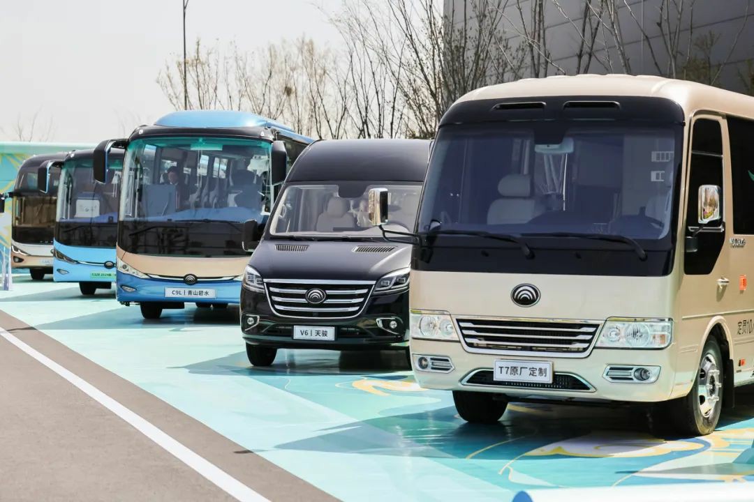12款新品重磅发布!宇通向“新”而行绘蓝图 12款新品重磅发布!宇通向“新”而行绘蓝图
