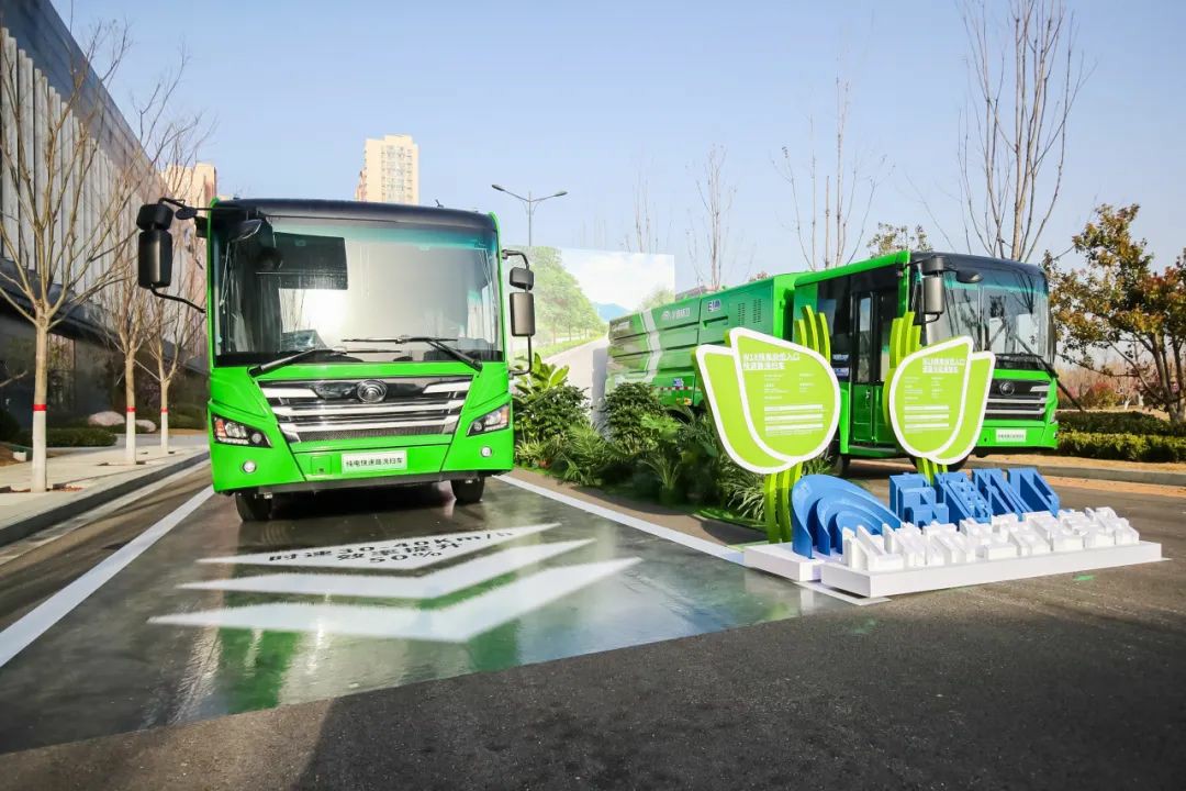 12款新品重磅发布!宇通向“新”而行绘蓝图 12款新品重磅发布!宇通向“新”而行绘蓝图