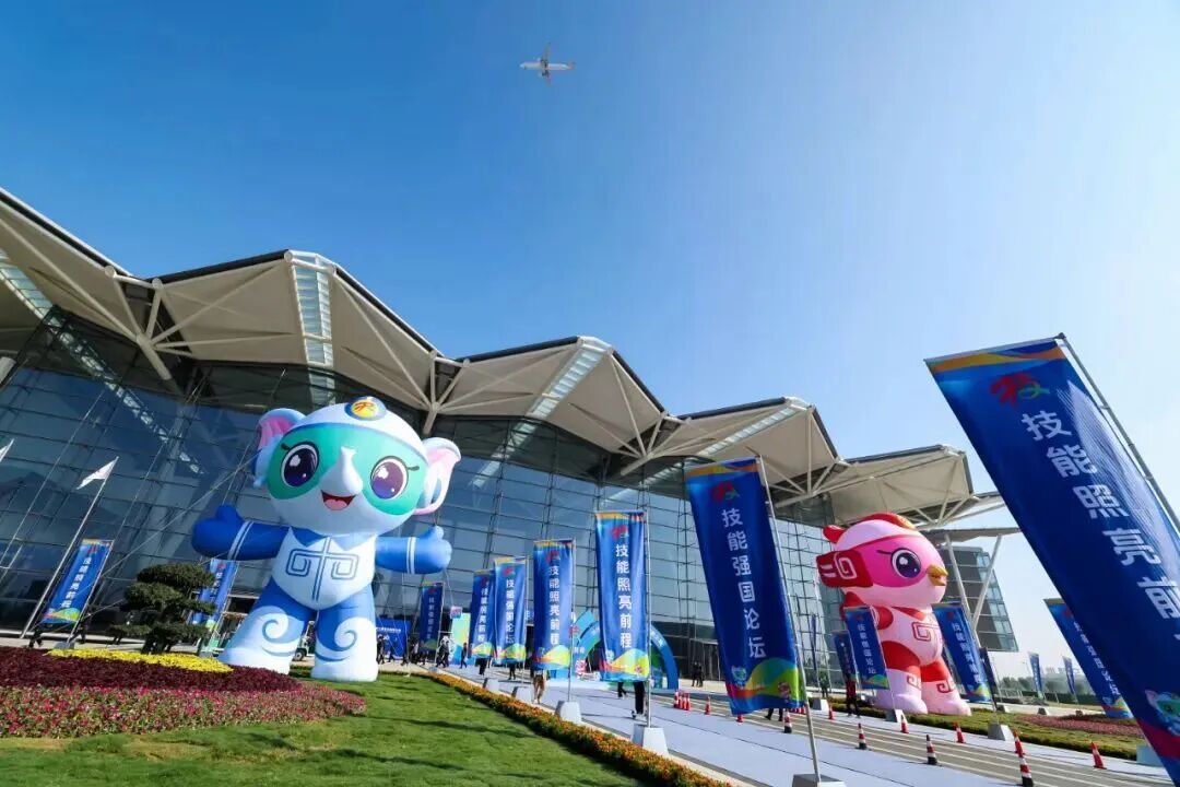 以智造致匠心!“小宇”领衔,宇通服务第三届全国技能大赛 以智造致匠心!“小宇”领衔,宇通服务第三届全国技能大赛