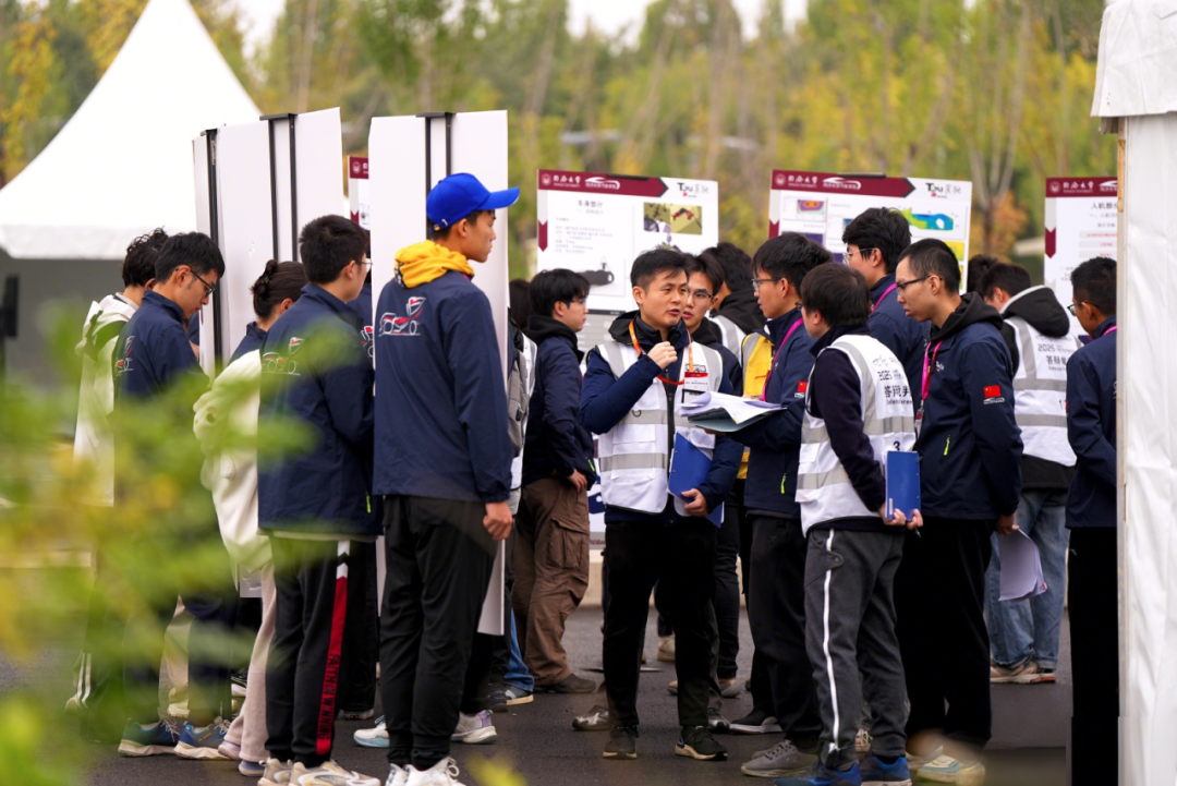 宇通倾情助力方程式大赛:点燃青春引擎,共筑汽车强国梦 图片