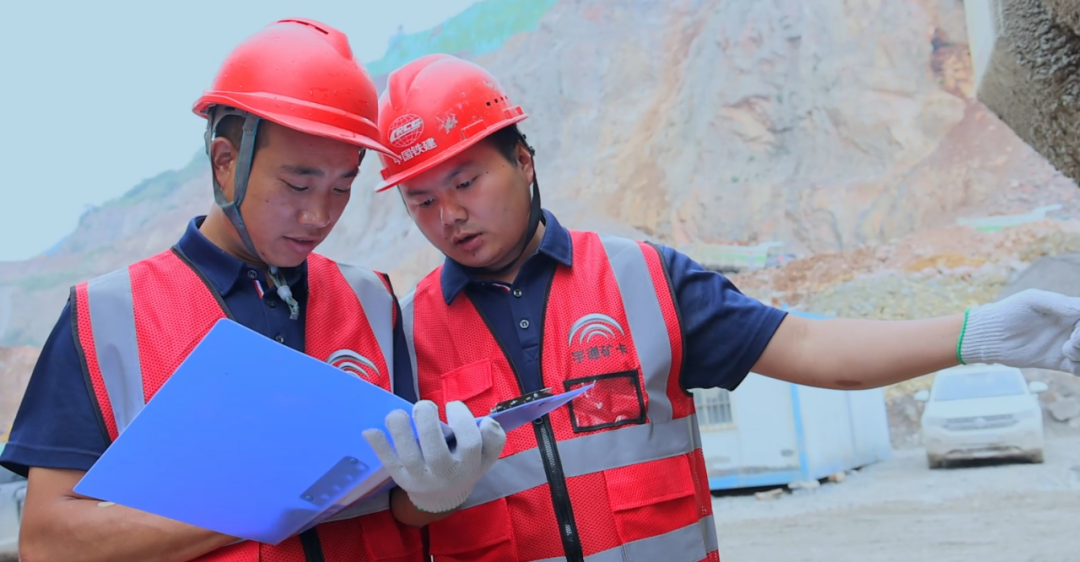 宇通矿卡——驭电革新，智启矿途丨宇通矿卡赋能江西铭信-华新矿区高效绿色运营！