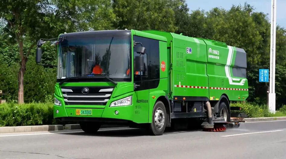 破解季节难题!这款四季洗扫车成了石家庄环卫“减负利器”! 图片
